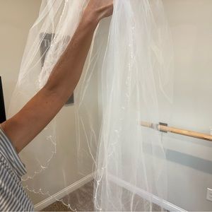 Beautiful veil hair clip